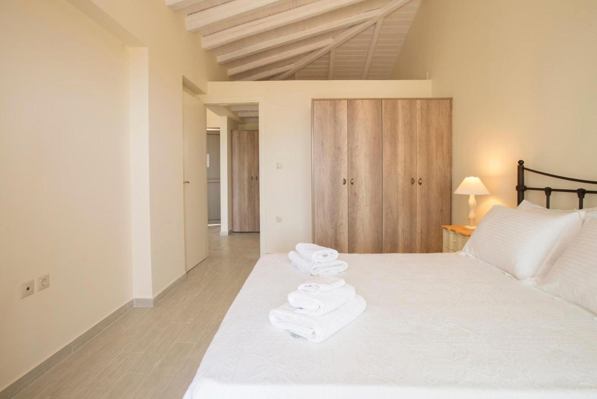 Poliana Estate Villas Riglia Luaran gambar